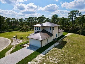 149 Southeast Cor. Arno in Port St. Lucie, FL - Building Photo - Building Photo