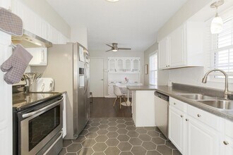 407 SW Stratford Rd in Lee's Summit, MO - Building Photo - Building Photo