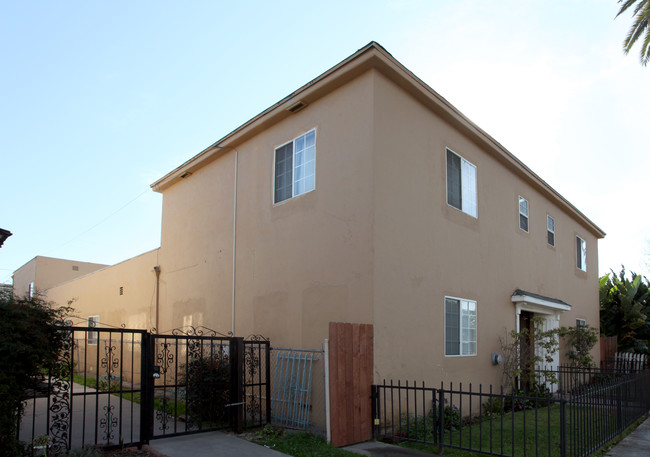 838 OLIVE AV in Long Beach, CA - Foto de edificio - Building Photo