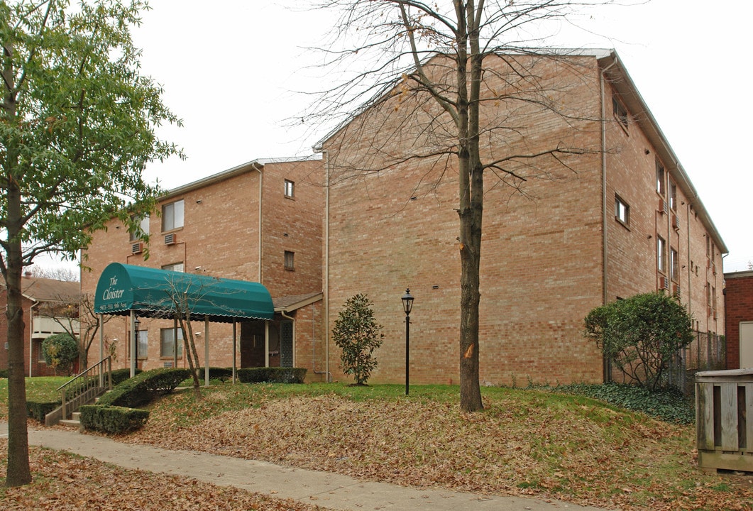 The Cloister in Huntington, WV - Building Photo