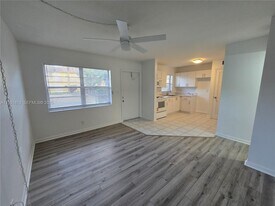 5186 NE 6th Ave in Oakland Park, FL - Building Photo