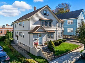 40 Cottage Park Rd, Unit 1 in Winthrop, MA - Building Photo