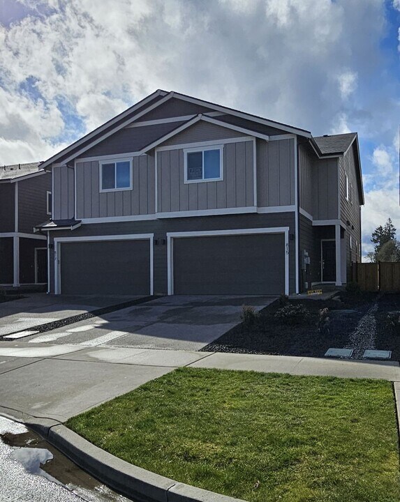 815 Vine Maple St SE in Olympia, WA - Building Photo