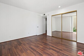 6515 Green Valley Cir in Culver City, CA - Building Photo - Building Photo
