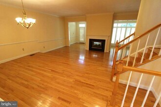 10502 James Wren Way in Fairfax, VA - Building Photo - Building Photo