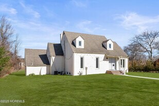 77 Parker Ave in Deal, NJ - Building Photo