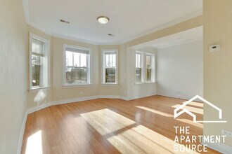 4865 N Hermitage Ave, Unit 1W in Chicago, IL - Building Photo - Building Photo