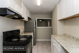 5911 Kenilwood Dr in Houston, TX - Building Photo - Building Photo