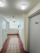 1060 NW 7th St in Miami, FL - Building Photo - Building Photo