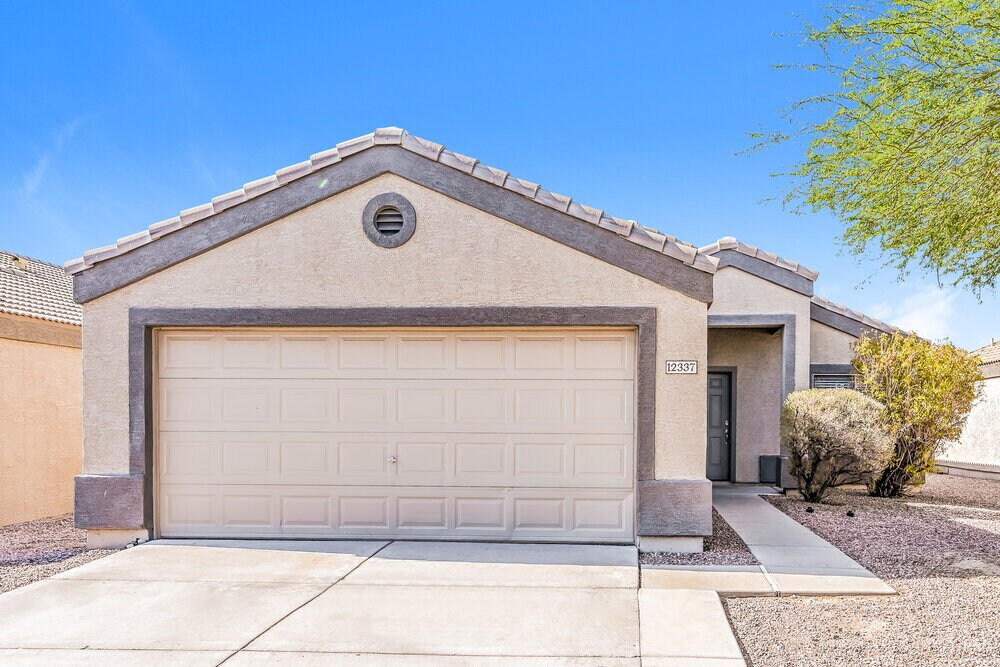 12337 W Rosewood Dr in El Mirage, AZ - Building Photo