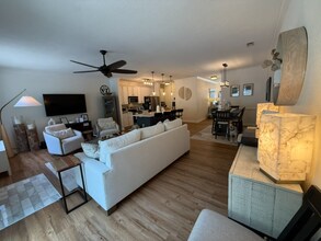 472 Fieldstone Glen Way in Virginia Beach, VA - Building Photo - Building Photo