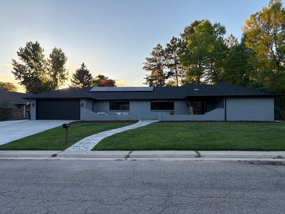 7255 S Depew St in Littleton, CO - Building Photo