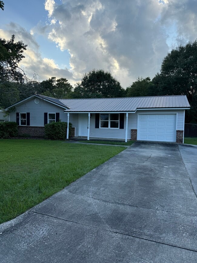 property at 2413 Creekwood Dr