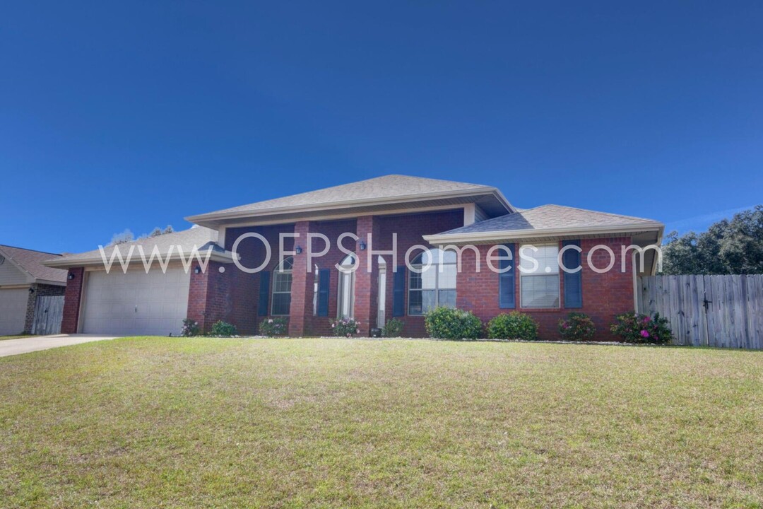 2837 Shoni Dr in Navarre, FL - Building Photo