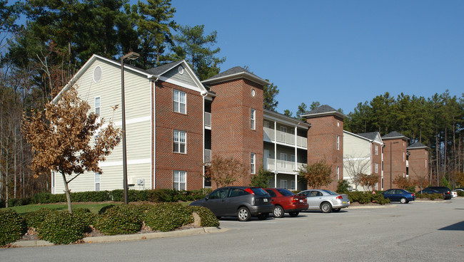 Avalon East in Durham, NC - Foto de edificio - Building Photo