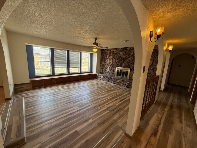 2112 Jonquil Park Dr in Clovis, NM - Building Photo - Building Photo