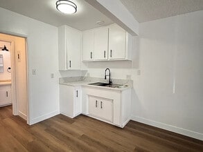 9361 Cellini Ave in Garden Grove, CA - Building Photo - Building Photo