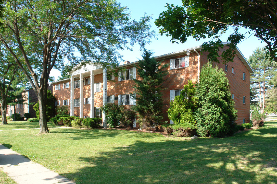 Meadowview Apartments in St. Johns, MI - Foto de edificio