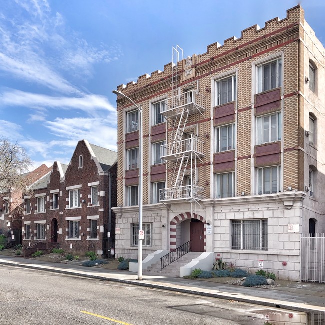 Edgemont & Banbury Manor Apartments in Los Angeles, CA - Foto de edificio - Building Photo
