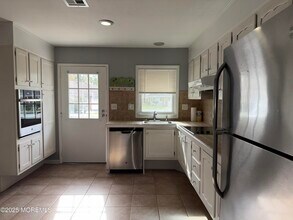 664D Plymouth Dr in Lakewood, NJ - Building Photo - Building Photo