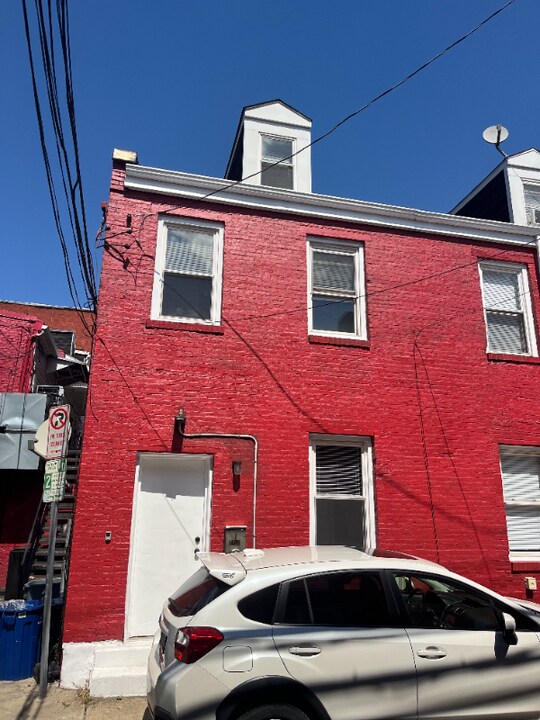2023 Carey Wy in Pittsburgh, PA - Building Photo