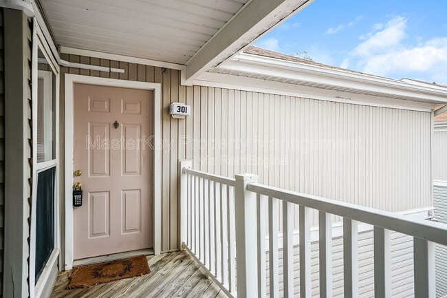 1351 Crab Orchard Dr in Raleigh, NC - Foto de edificio - Building Photo