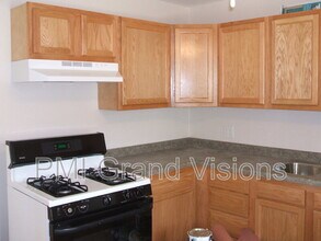 110 Ridgeway Dr in Decatur, IL - Building Photo - Building Photo