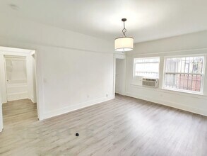 2255 W 14th St in Los Angeles, CA - Building Photo - Building Photo