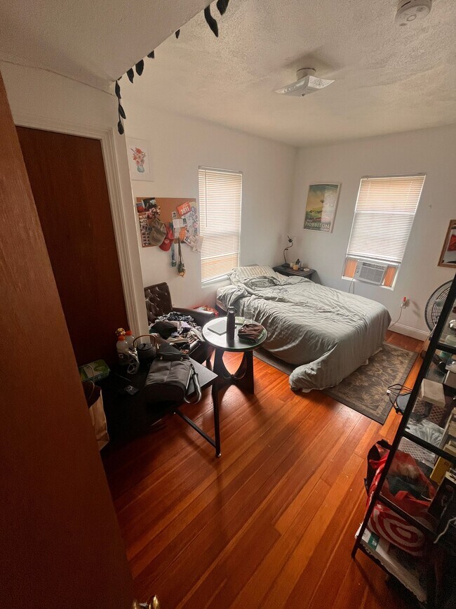 86 Fellsway W, Unit 3 in Somerville, MA - Foto de edificio - Building Photo
