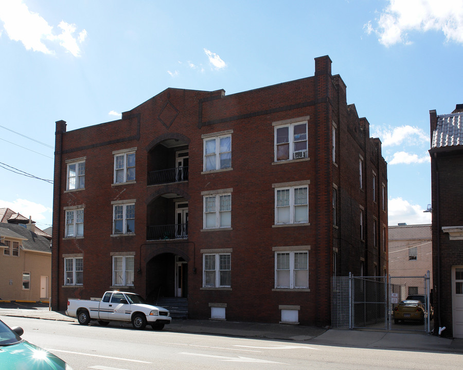 419 4th St in Huntington, WV - Building Photo