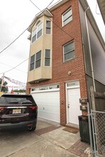 228 Mallory Ave in Jersey City, NJ - Building Photo - Building Photo