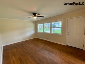 4457 Lemon Street Extension in Acworth, GA - Foto de edificio - Building Photo