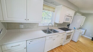 7 Glenwood Dr in Moncton, NB - Building Photo - Building Photo