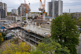 Line 5 Condos in Toronto, ON - Building Photo - Building Photo