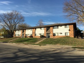 Washington Heights Apartments in Newton, IA - Building Photo - Building Photo