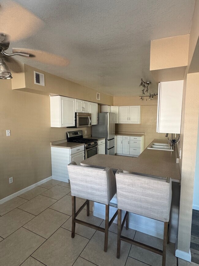 438 W Ward Ave in Ridgecrest, CA - Building Photo - Building Photo