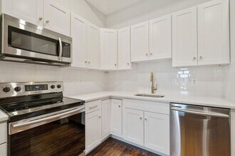 3233 O'Donnell St in Baltimore, MD - Building Photo - Building Photo