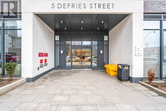 5 Defries St in Toronto, ON - Building Photo - Building Photo