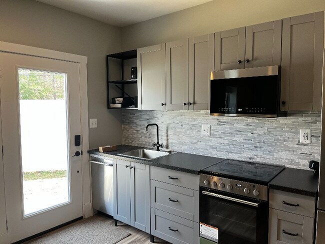 404 Kathe Ct-Unit -Unit 2 in Riva, MD - Building Photo - Building Photo