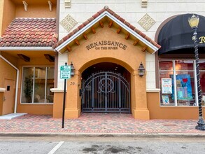 20 Orange Ave in Fort Pierce, FL - Building Photo - Building Photo