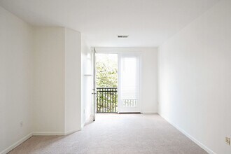 745 Walker Square in Charlottesville, VA - Building Photo - Building Photo