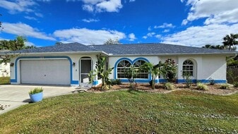 1370 Kenmore St in Port Charlotte, FL - Building Photo