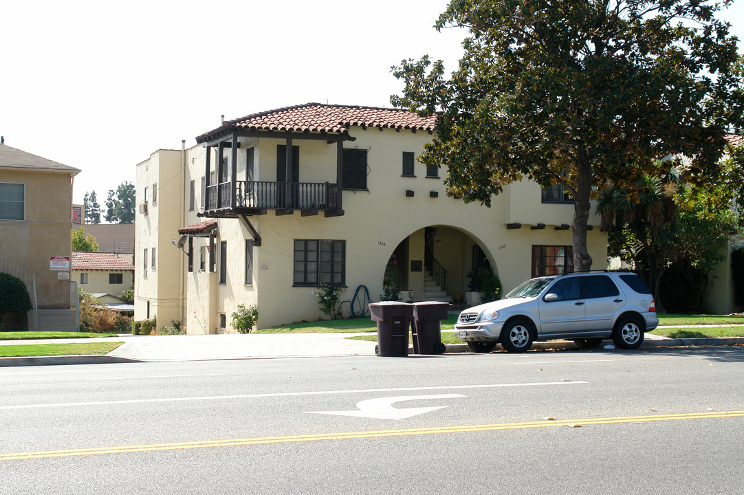 1542 Wilson Ter in Glendale, CA - Building Photo