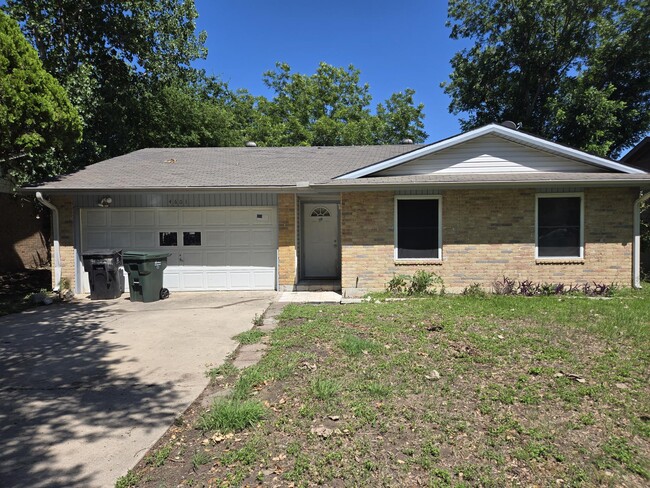 property at 4601 Calle Nogal