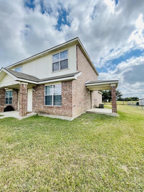 208 Meadow View Ln in Gatesville, TX - Foto de edificio - Building Photo