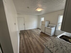 174 Brentwood Ave in Fairfield, CT - Building Photo - Building Photo