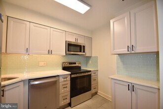 322-26 Bainbridge St in Philadelphia, PA - Building Photo - Building Photo