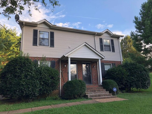 property at 473 Ellenwood Dr