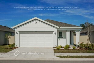 7912 Majestic Palms Ct in Venice, FL - Building Photo