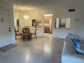 518 Shady Pine Way-Unit -B1 in Greenacres, FL - Foto de edificio - Building Photo